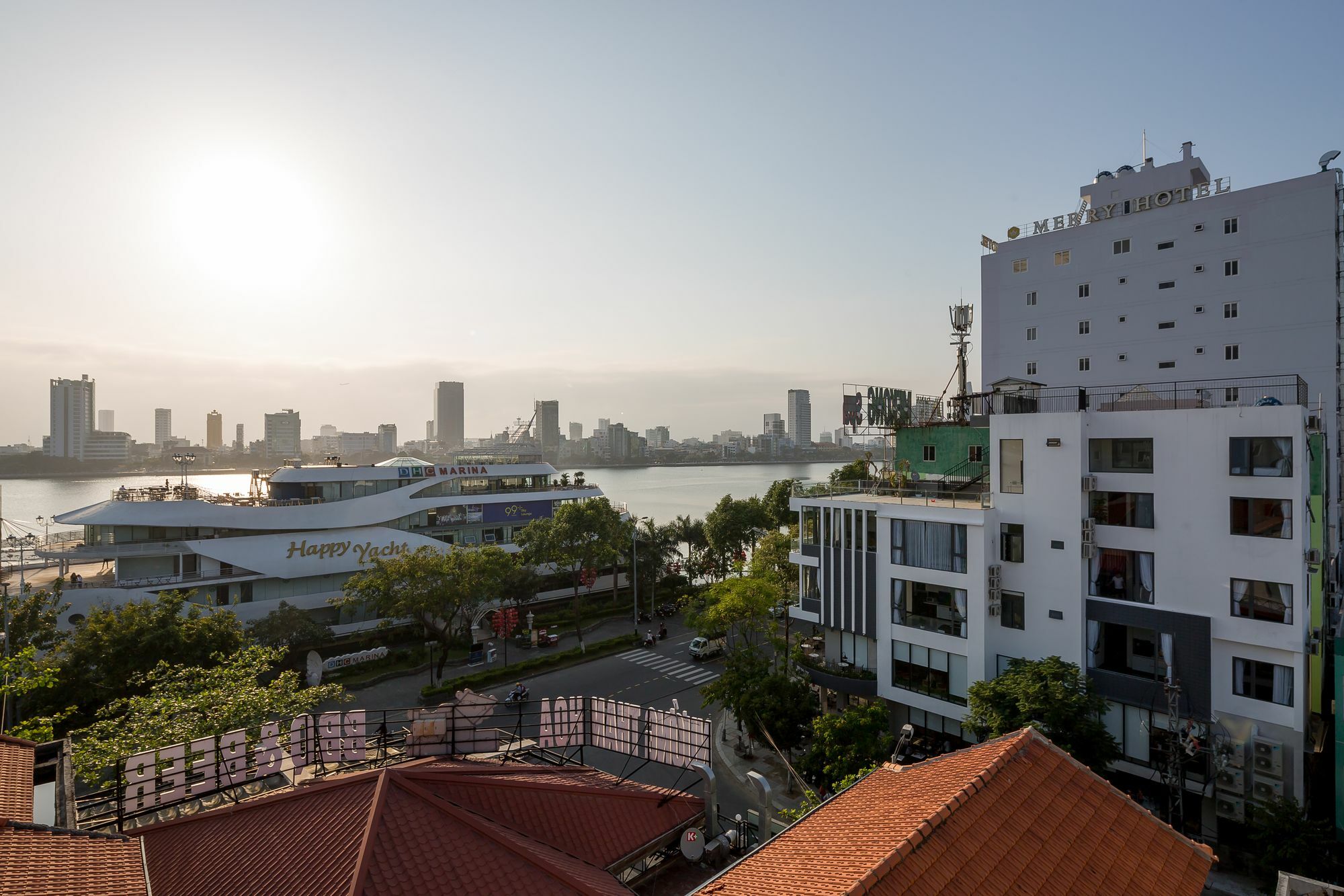 Marina 58A Apartment Da Nang Bagian luar foto